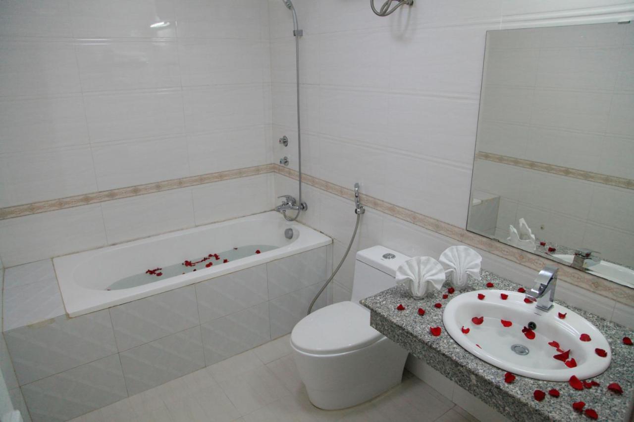 Paradis Hotel Ha Long Bagian luar foto
